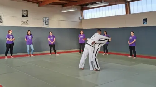 Violences faites aux femmes : à Coulaines, des cours de self défense